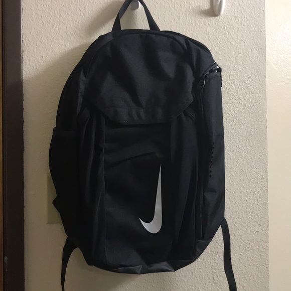 nike soccer backpacks with ball pocket